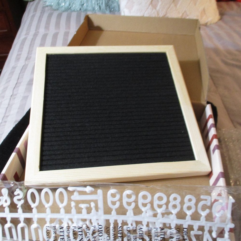 XO Sienna Felt Message Board 189 Letters etc, 11.2" x 10.4" New NIB